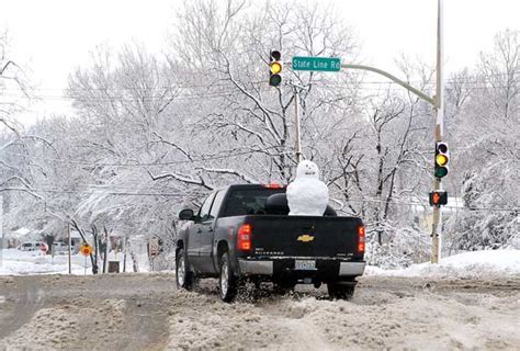 Gallery: Snowstorm slams U.S. Midwest | Globalnews.ca