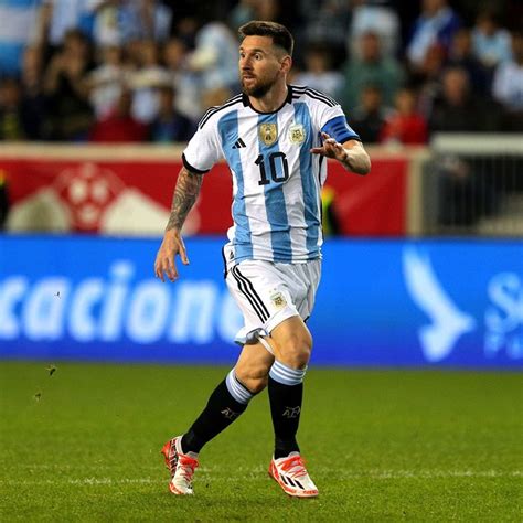 Lionel Messi মেসির ১০০ লিও র জোড়া গোলে জিতল আর্জেন্টিনা Bengali