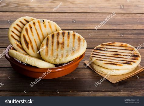 4987 Imágenes De Comiendo Arepas Imágenes Fotos Y Vectores De Stock