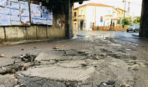 Vibo Marina Poche Ore Di Pioggia Costringono I Cittadini A Uno