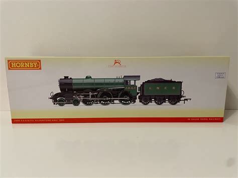 Hornby Class B17 4 6 0 2842 Kilverstone Hall Model Kit Lined Apple Green Livery For Sale