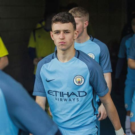 Pin By Natalia Lopez Robredo On Phil Foden Handsome Football