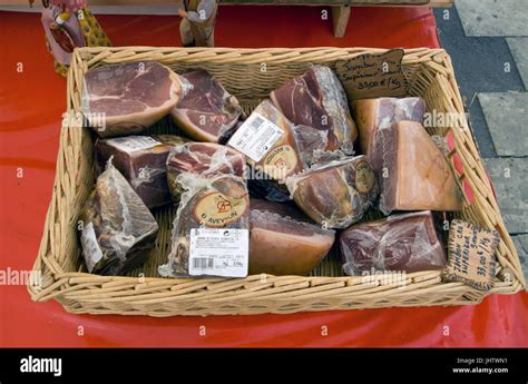 Packaged Meat High Resolution Stock Photography and Images - Alamy