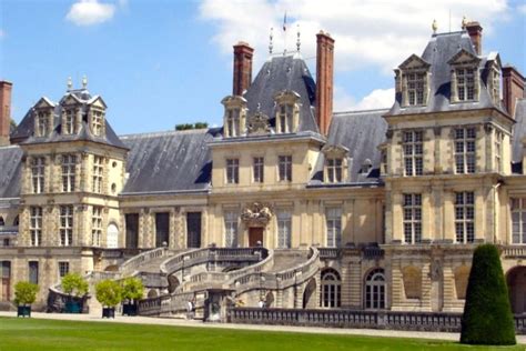 Histoire de larchitecture et de la rénovation de Fontainebleau Seine