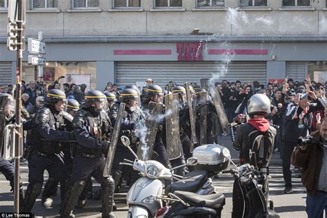 Violence Breaks Out In France As Gangs And Riot Police Clash In May Day Demonstrations Daily