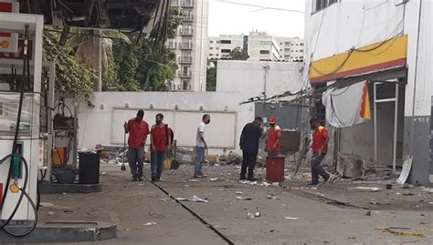 Bandidos Explodem Cofre De Posto De Gasolina Em Duque De Caxias