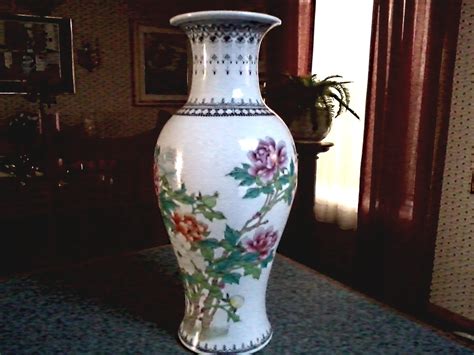 Beautiful Chinese Famille Rose Calligraphy Baluster Vase Hand Painted