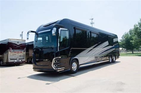 Top 5 Best Luxury RVs: Live Like A King On The Road - RV Talk ...