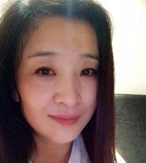 「老戲骨」張嘉譯，婚後十年為何0緋聞？看看老婆是誰就知道了 每日頭條