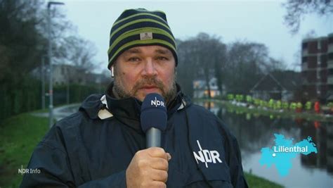 Hochwasser Sperrung Ignoriert Feuerwehr Muss Mehrmals Ausr Cken Ndr