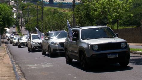 Manifestantes Fazem Carreata Contra Bolsonaro E A Favor Da Vacina Em