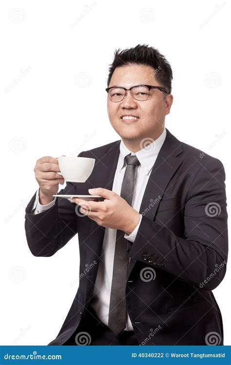 Café De Consumición Asiático Y Sonrisa Del Hombre De Negocios Foto de