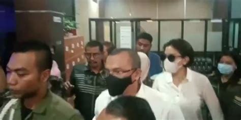 Nikita Didakwa Pasal Pencemaran Nama Baik Dan Ite Ini Kronologi