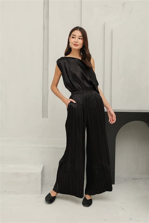 The High Life Plisse Pleat Palazzo Pants Black Lechicsg