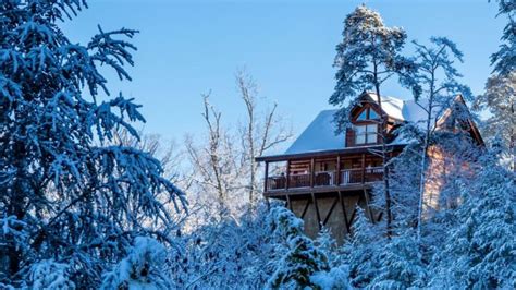 The 6 Best Cabins to Book in the Smoky Mountains This Winter