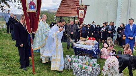 FOTO Pomana copiilor Un obicei străvechi transmis din generație în