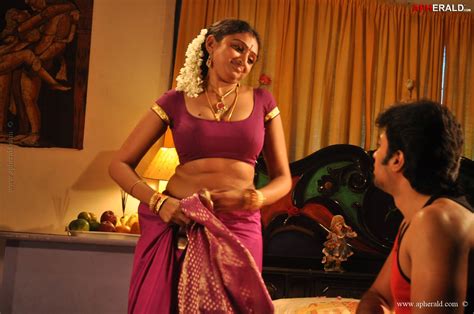 Waheeda Hot Navel Stills