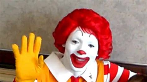 Le Saviez Vous Pourquoi Mcdonalds A Choisi Un Clown Comme Mascotte