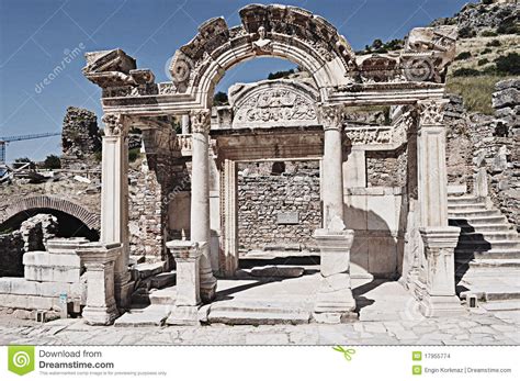 Templo De Hadrian Ephesus Turqu A Foto De Archivo Imagen De