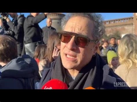 Claudio Santamaria Alla Manifestazione Contro La Violenza Sulle Donne