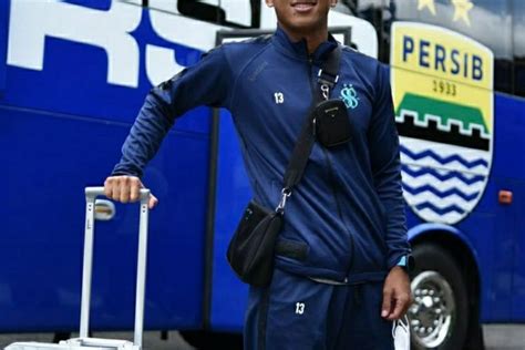 Tiga Pemain Utama Tinggalkan Persib Bandung Robert Albert Dan Bos