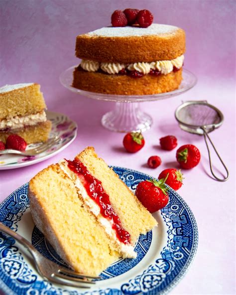 Easy Victoria Sponge Cake Something Sweet Something Savoury