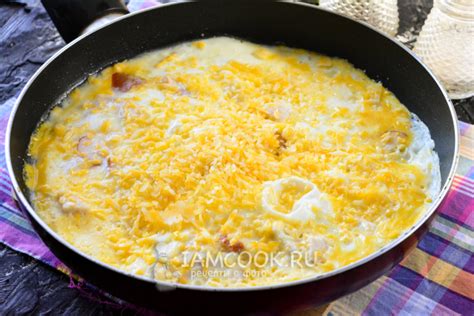 Омлет с копченой курицей — рецепт с фото пошагово