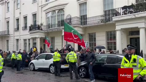 Hamza Azhar Salam On Twitter PTI Protestors Arrive Outside Hasan