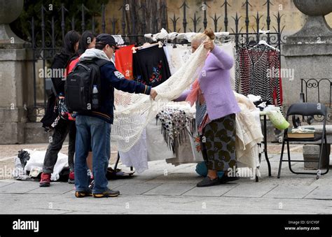 Gypsy woman and street hi-res stock photography and images - Alamy