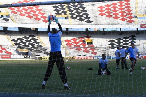 Elenco realiza último treino antes de enfrentar o Mogi Mirim Santa