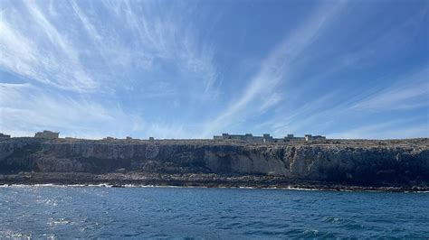 Tour In Barca Allisola Di Ortigia E Alle Grotte Marine Freedome