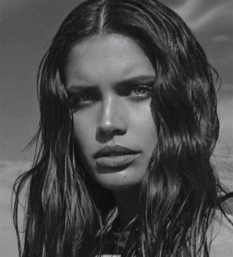 Sara Sampaio в горячей фотосессии для журнала Numero