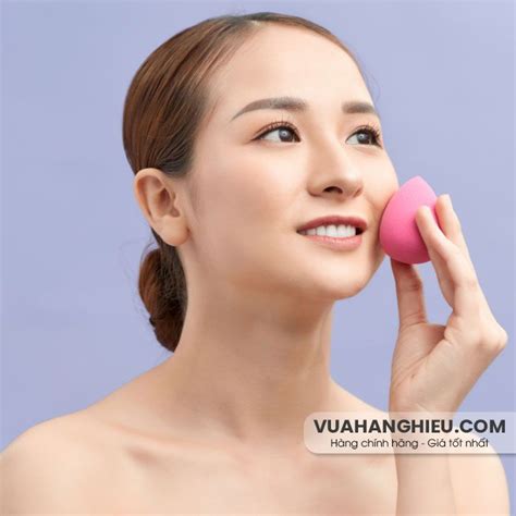 7 Cách trang điểm không bị mốc mặt giữ cho nền lâu trôi hiệu quả