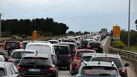 Bari Tamponamento A Catena In Tangenziale Allaltezza Di Poggiofranco