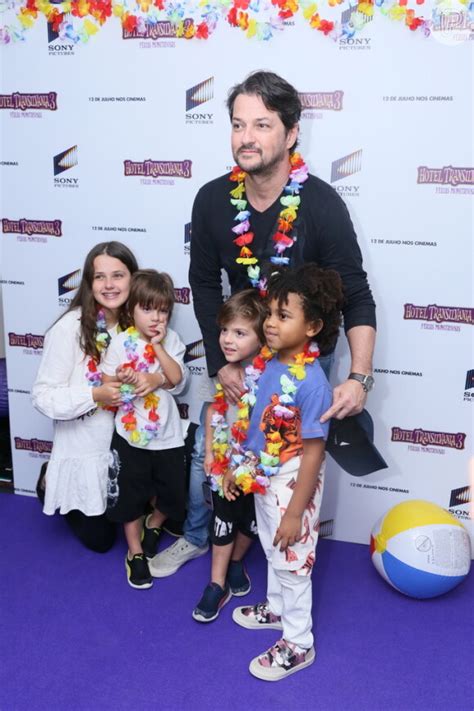 Foto Marcelo Serrado Foi A Mulher Roberta Fernandes E Os Filhos