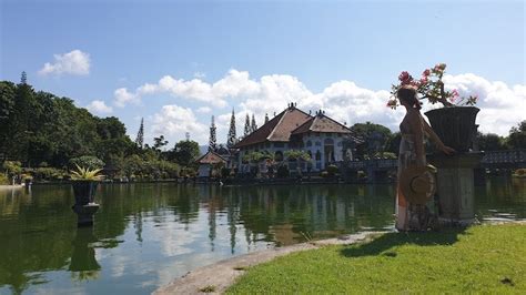 Taman Soeka Sada Ujung Water Palace Bali Indon Sia Viaje Comigo