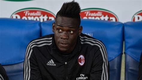 Mario Balotelli se envolve em briga em que homem perdeu três dedos na