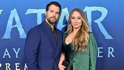 Henry Cavill Y Natalie Viscuso Llevan El Look Que Desearás Hacer En