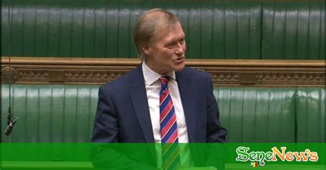 Royaume Uni David Amess Un Député Conservateur Meurt Après Avoir été