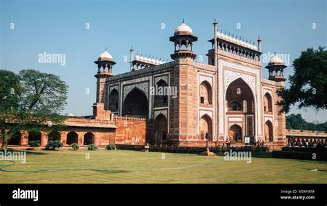 Taj Mahal Construction Hi Res Stock Photography And Images Alamy