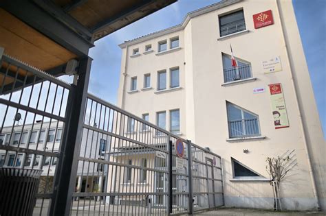 Cahors Les Enseignants Du Lyc E Cl Ment Marot Sinqui Tent De La