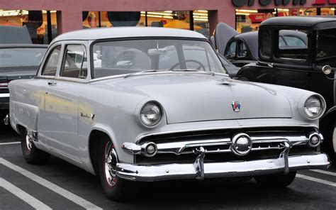 1954 Ford Mainline - Information and photos - MOMENTcar