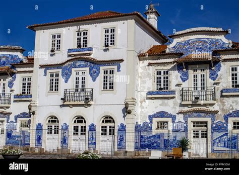 Aveiro Portugal La Antigua Estaci N De Tren De Aveiro Decorada Con