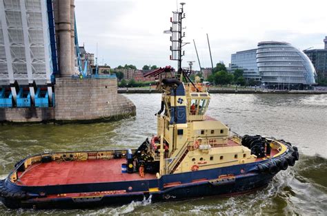 Tow boat stock image. Image of thames, architecture, tower - 25665769