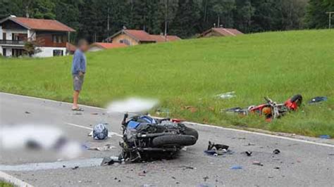 Unfall bei Leitzach Zwei Motorradfahrer sterben bei Frontalzusammenstoß