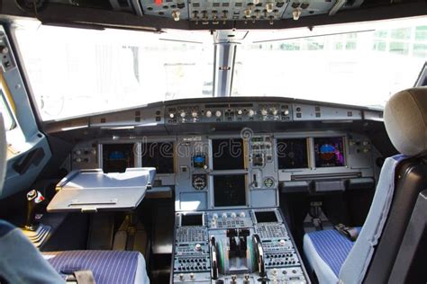 Air Asia Airbus A320 Airplane`s Cockpit Editorial Photography - Image of a320, civil: 134663562