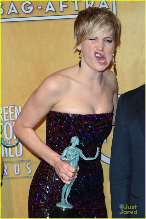 Jennifer Lawrence Funny Faces After Sag Award Win Photo 635747