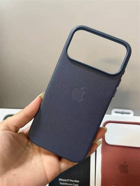 iPhone 17 i nowe etui TechWoven. Apple umieściło w nich liczne otwory