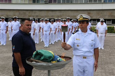 Com5ºDN realiza cerimônia alusiva ao Dia da Bandeira Comando do 5º