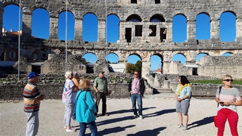 Pula Visita Privada a Pie de los Lugares Históricos GetYourGuide